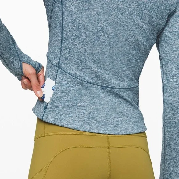 NWOT Lululemon Always Alert 1/2 Zip
Heathered Petrol Blue size 8 - Picture 5 of 9